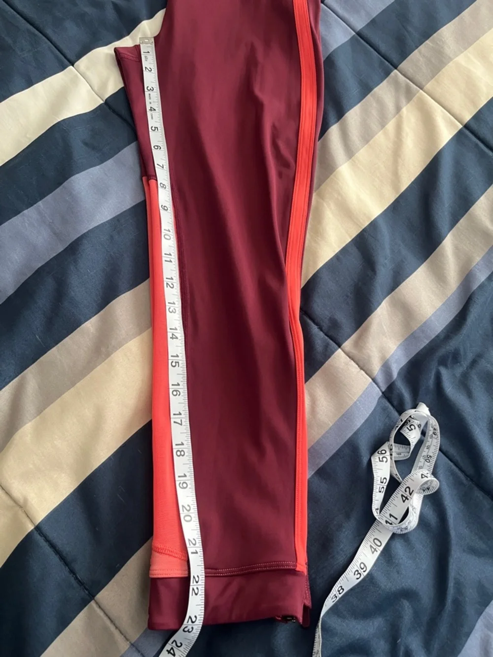 🍋 LIKE NEW Lululemon Zip The Line Crop *23 in Deep Ruby/Poppy Coral - Sz 8 - Picture 16 of 17